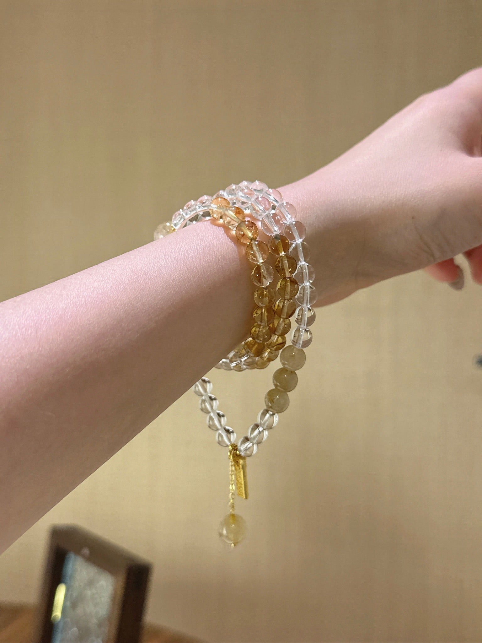 ▫️▪️ White crystal yellow tower crystal blonde crystal bracelet